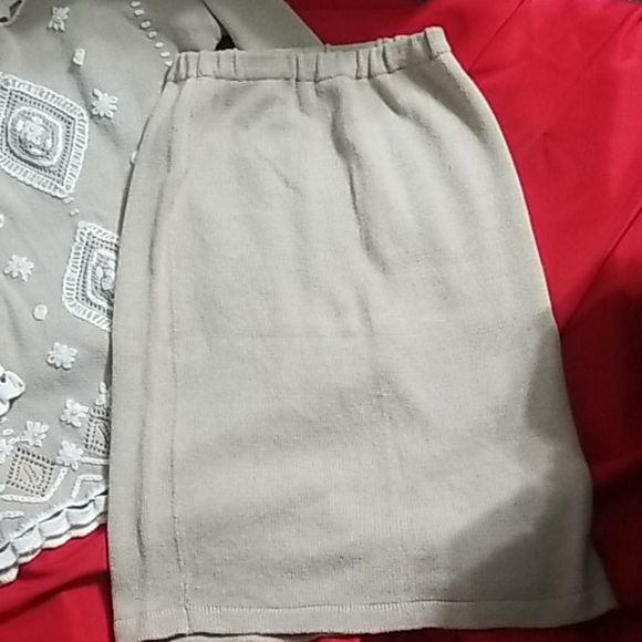 Worthington knit sweater and skirt set - Picture 3 of 5